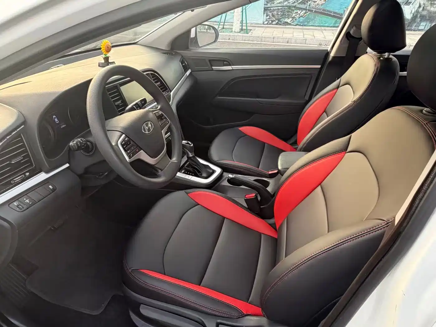 Hyundai Elantra 2016 Model 1.6L Automatic Smart Elite фото 8