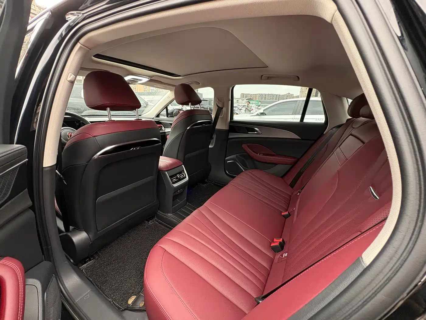 Hongqi H5 2025 1.5T DCT Flag Rhythm 500,000 Units Memorial Edition фото 11