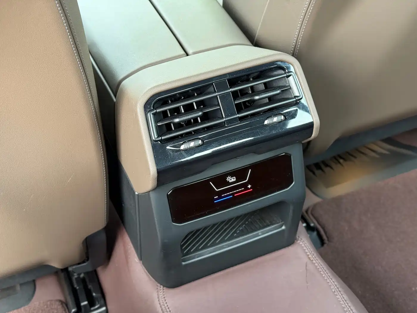 BMW 5 Series 2024 530Li Leading Model Luxury Package фото 15