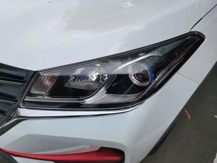 Dongfeng Fengguang Fengon 500 2021 2021 1.5L CVT Premium