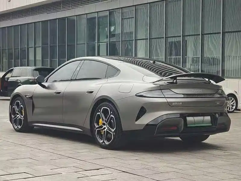 Фото 7 - Xiaomi SU7