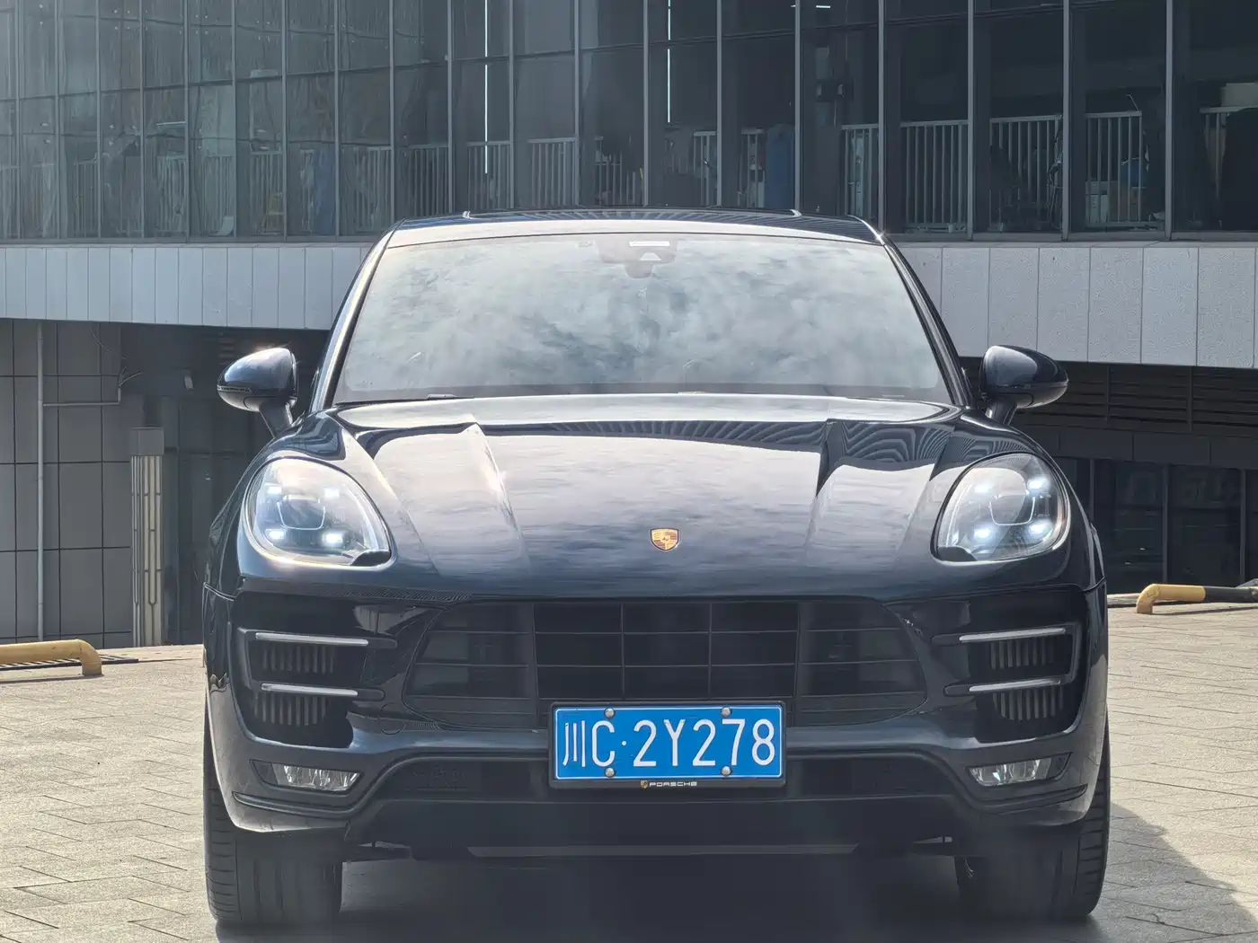 Porsche Macan 2017 Macan Turbo 3.6T фото 2