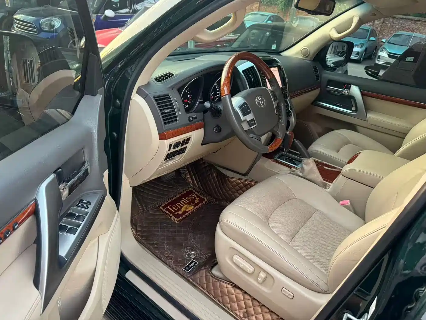 Toyota Land Cruiser 2012 2012 4.6L Automatic VX-R