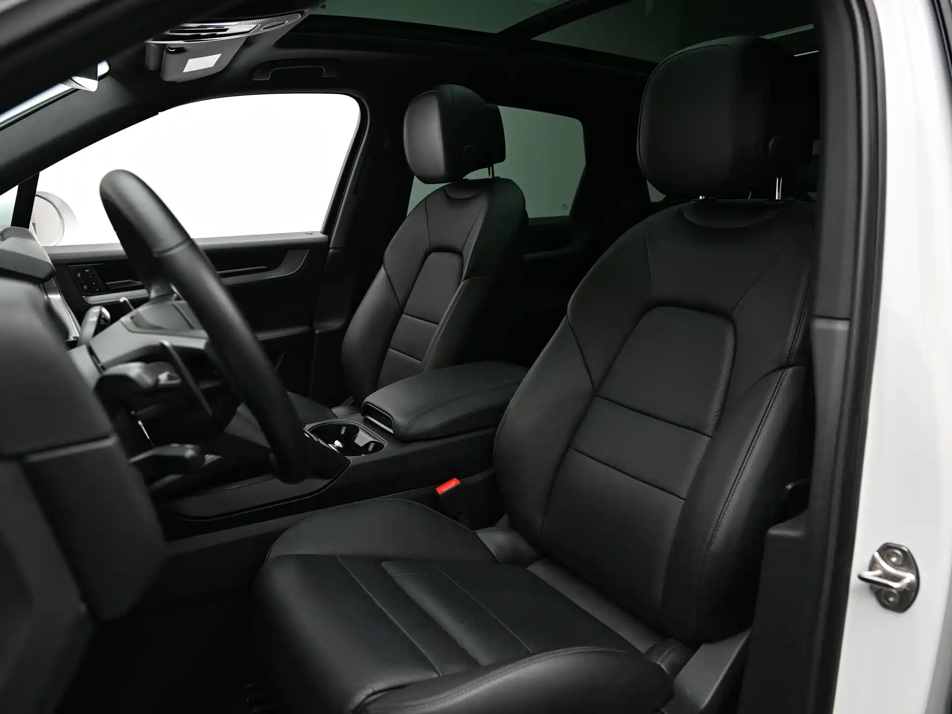 Photo 6 - Porsche Cayenne