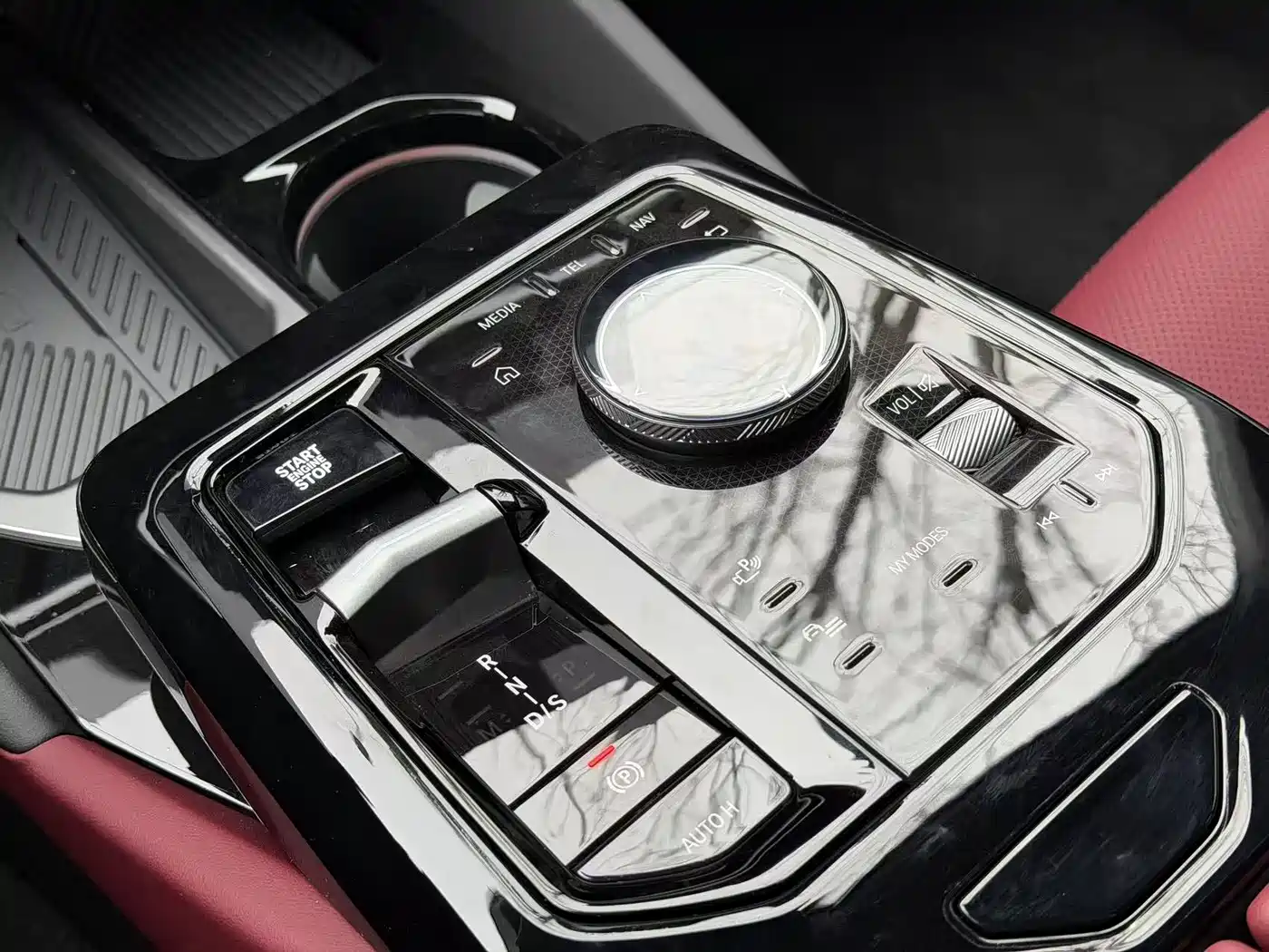 BMW 5 Series 2026 530Li Leading M Sport Package фото 7