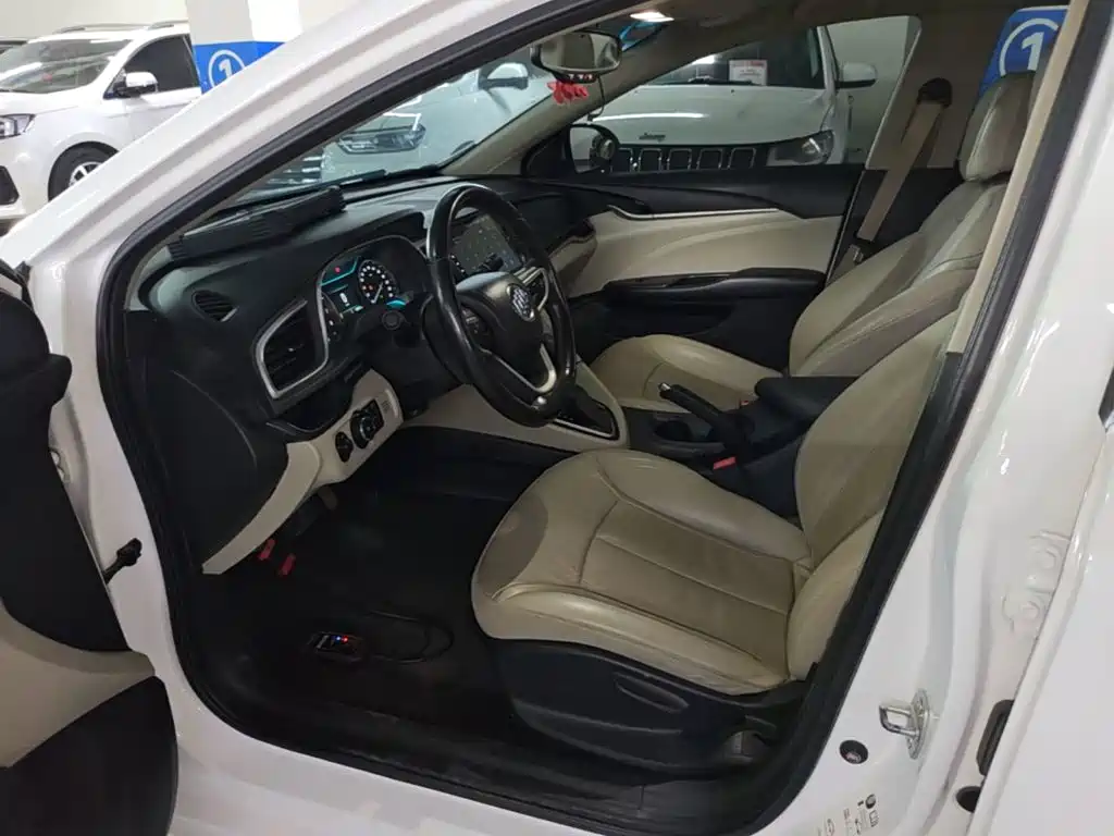 Фото 15 - Buick Excelle