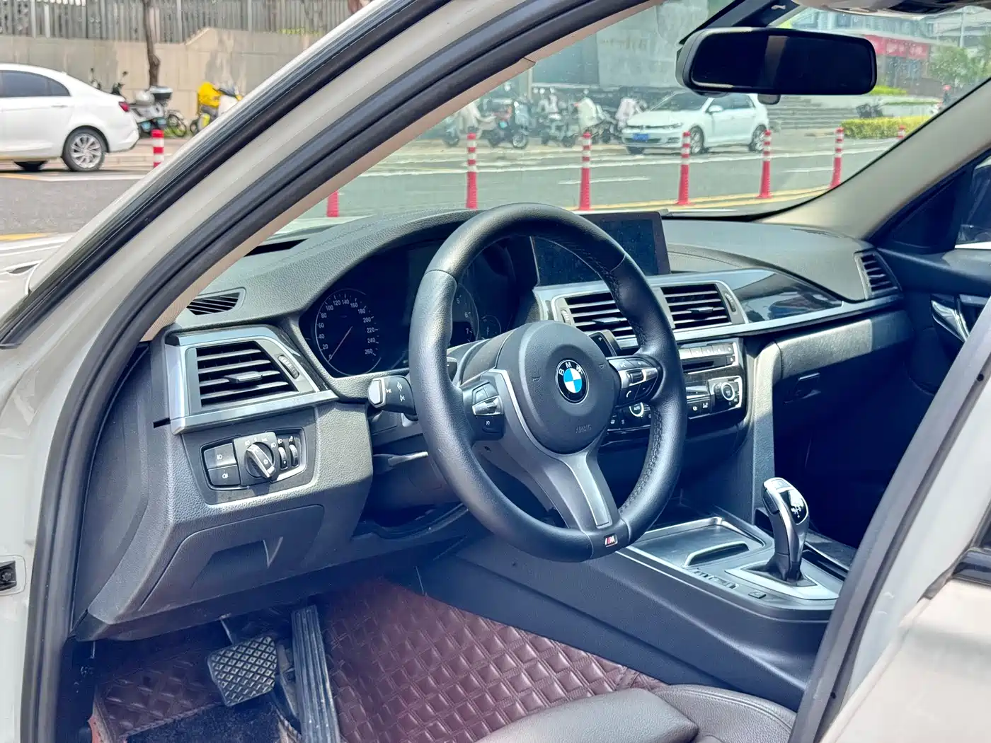 BMW 3 Series 2018 320Li Leading M Sport Package фото 4