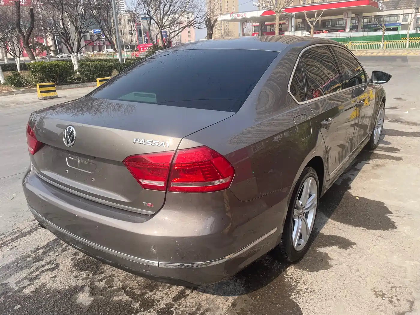 Volkswagen Passat 2015 1.8TSI DSG Prestige Edition фото 8