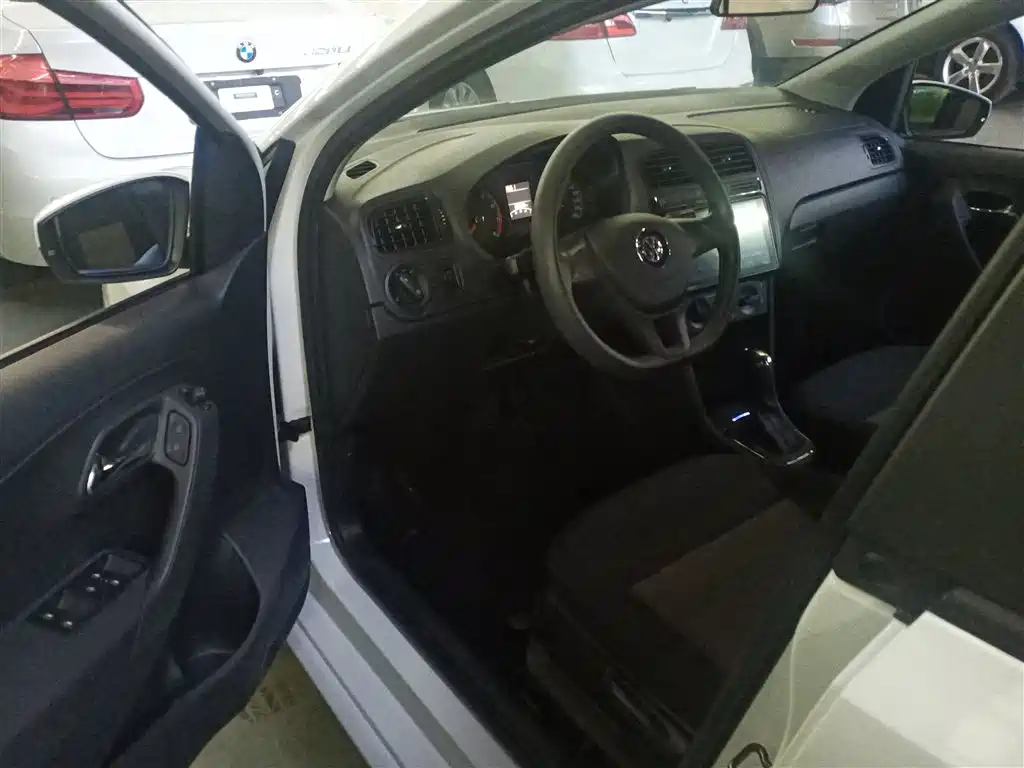 Volkswagen Polo 2018 1.5L Auto Safe Drive фото 16