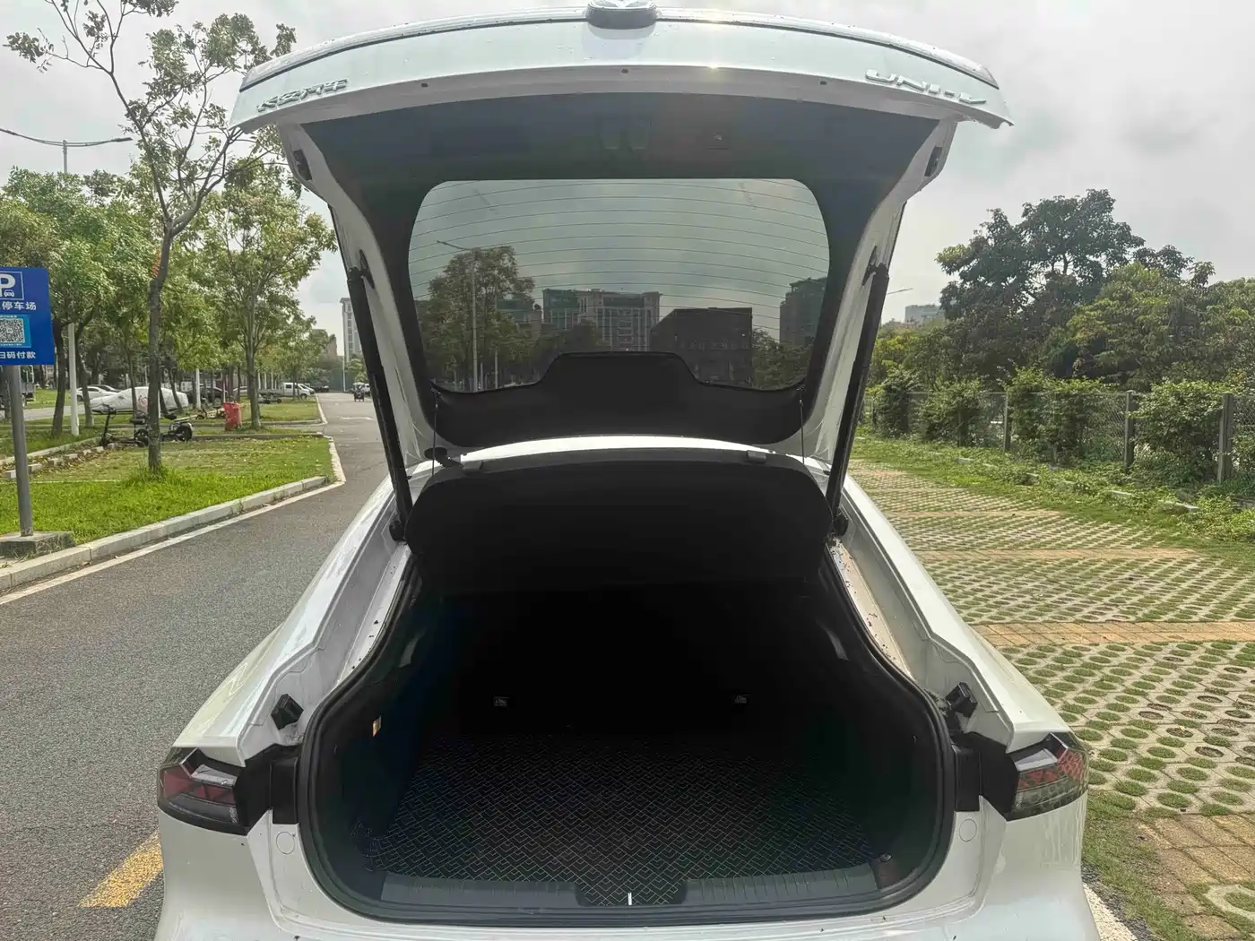 CHANGAN UNI V SMART IDD