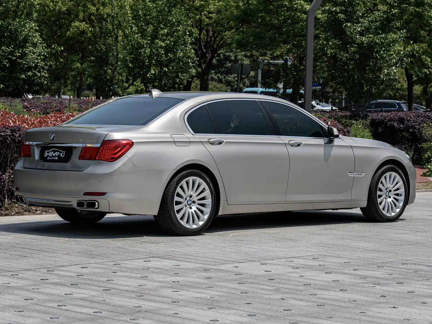 BMW 7 Series 2010 760Li фото 13