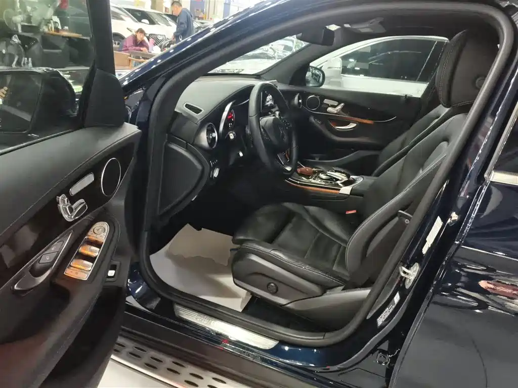 Mercedes-Benz GLC 2018 GLC 260 4MATIC Luxury фото 12