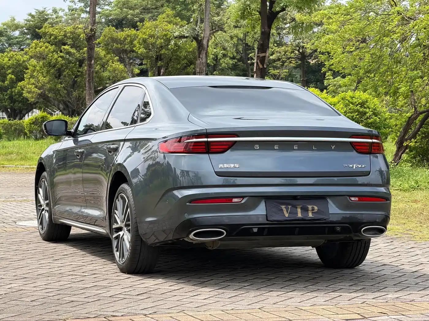 Фото 4 - Geely Preface