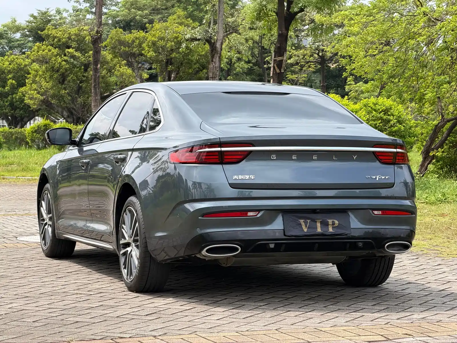 Фото 4 - Geely Preface