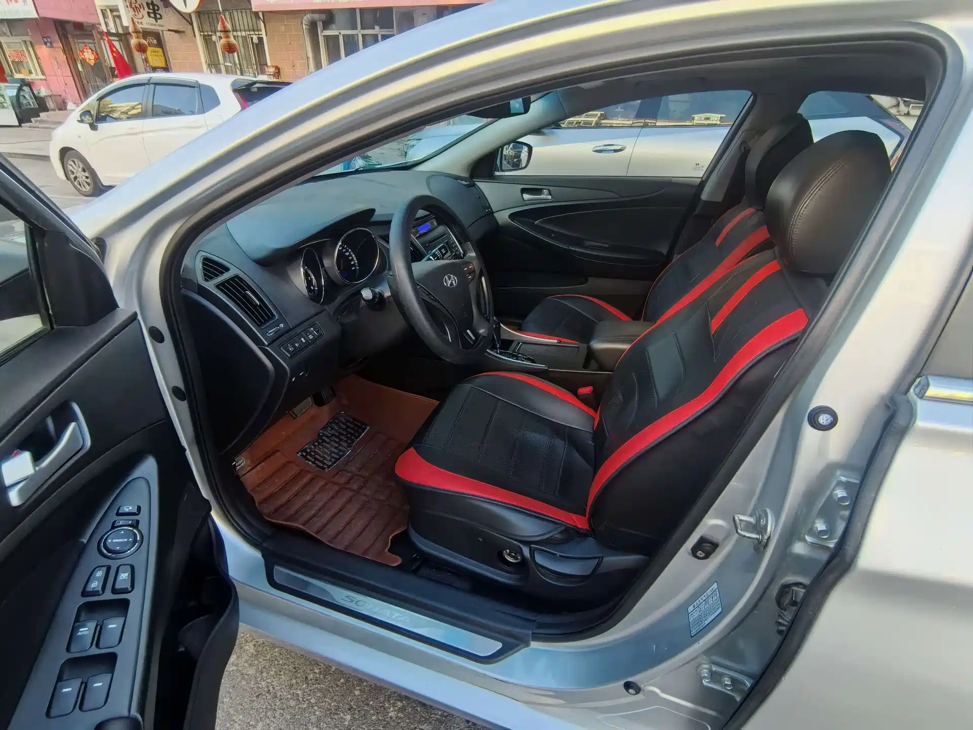 Photo 8 - Hyundai Sonata