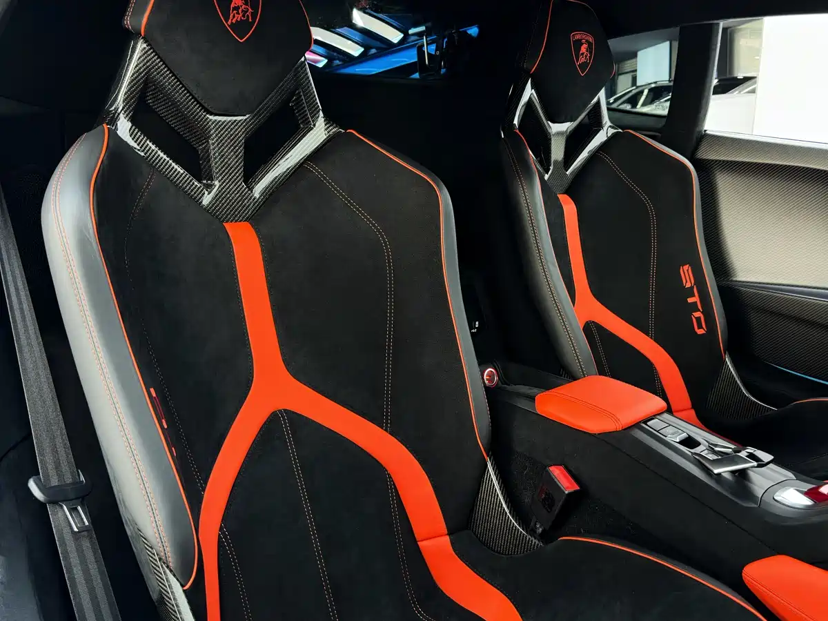 LAMBORGHINI HURACÁN