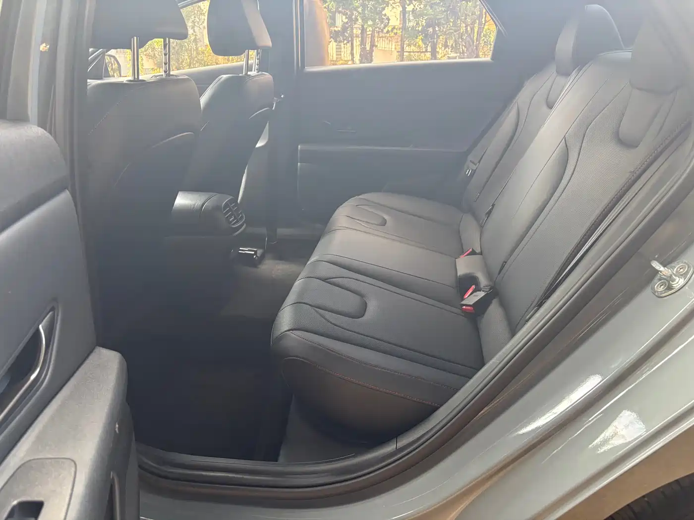 Hyundai Elantra 2022 240TGDi DCT LUX Premium Edition фото 5
