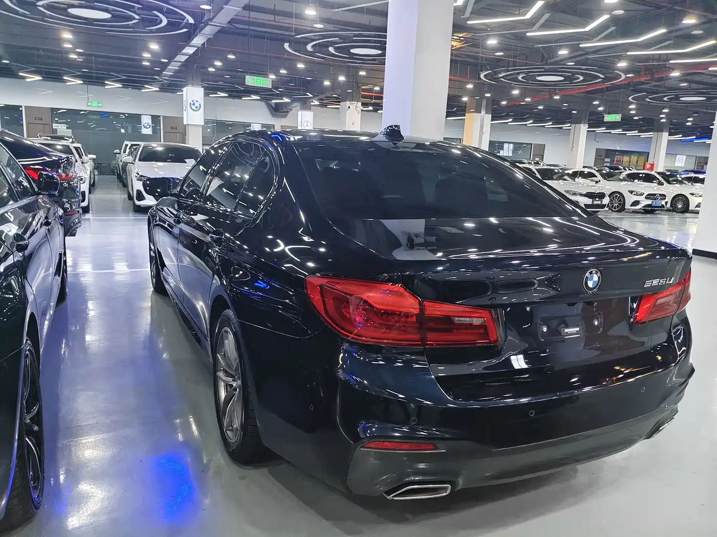 BMW 5 Series 2019 525Li M Sport Package фото 7