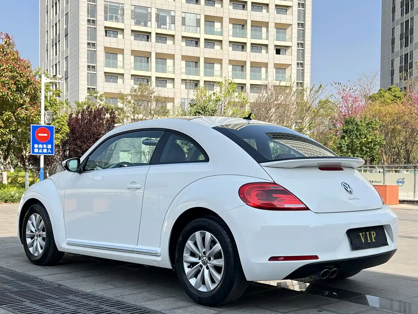 Volkswagen Beetle 2014 1.4TSI Fashion Edition фото 4