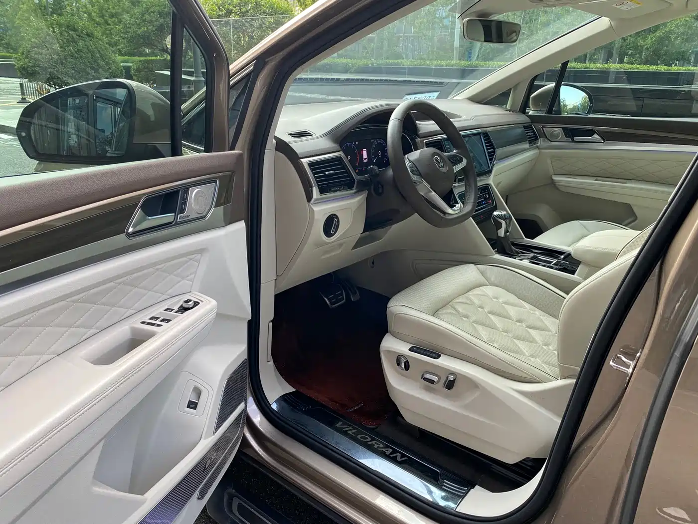 Volkswagen Viloran 2020 2020 380TSI Premium