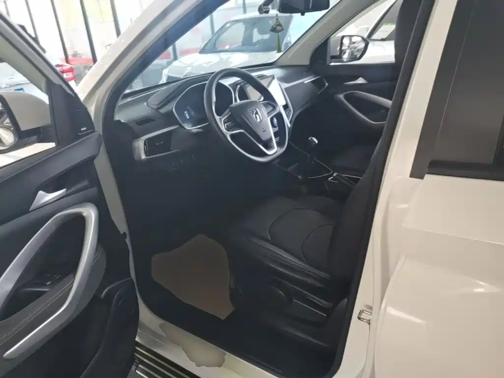 Baojun 530 2020 2020 1.5T Manual Comfort 5-seater