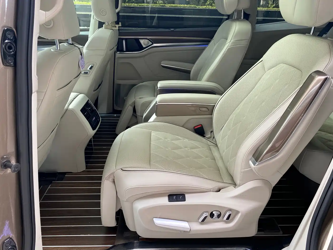 Volkswagen Viloran 2020 2020 380TSI Premium