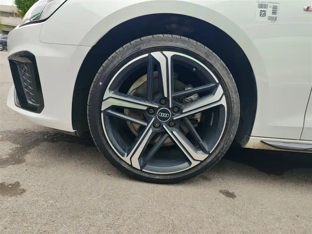 Audi A4L 2024 40 TFSI Luxury Dynamic фото 23