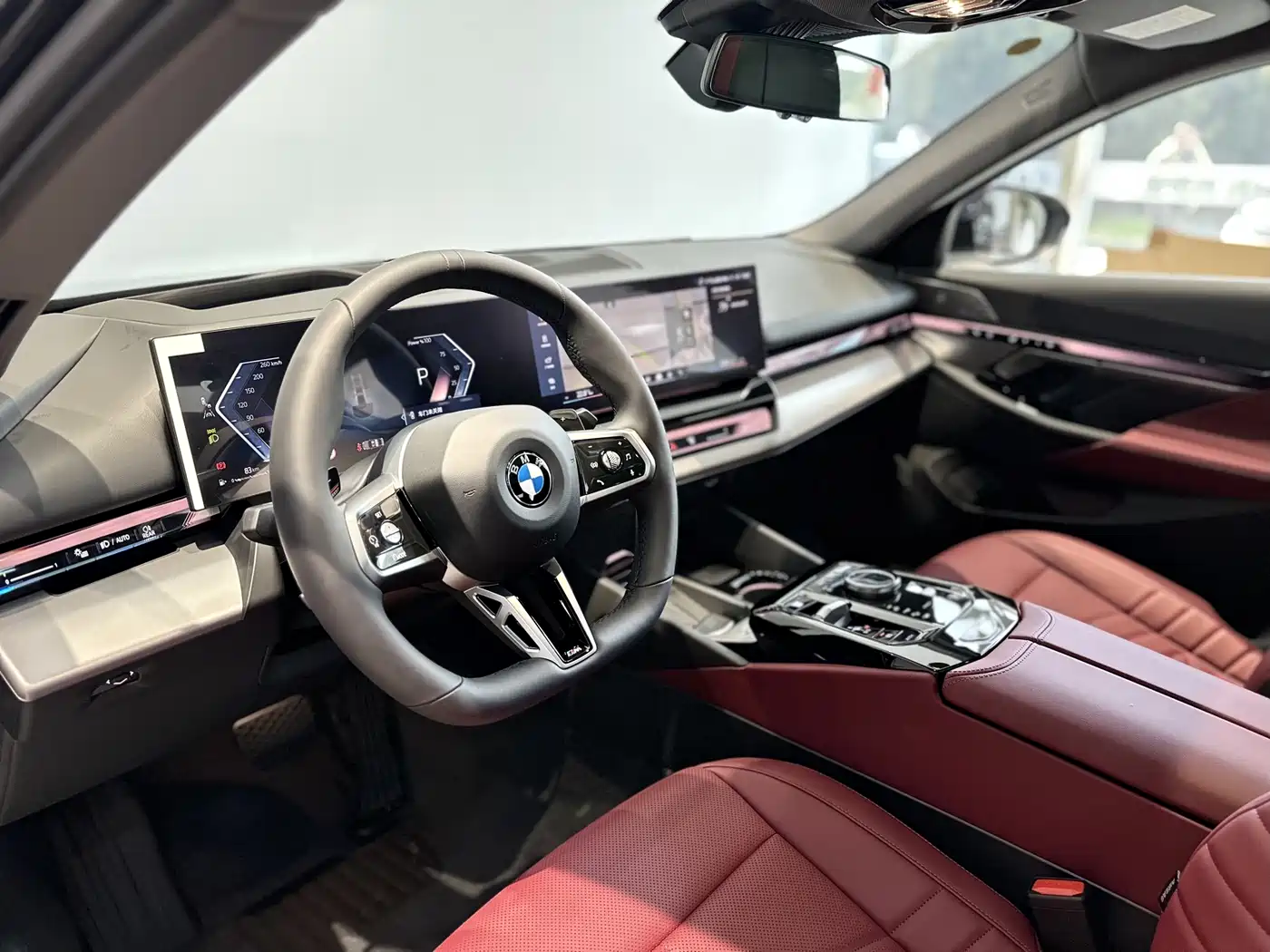 BMW 5 Series 2026 530Li Leading M Sport Package фото 6