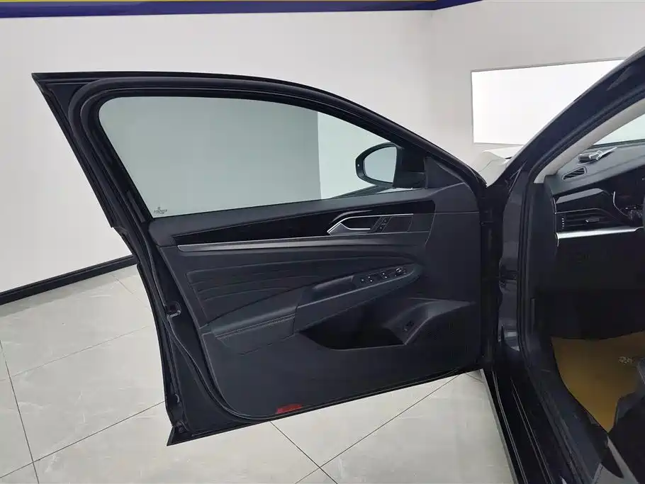 Volkswagen Passat 2024 280TSI Business Edition фото 7