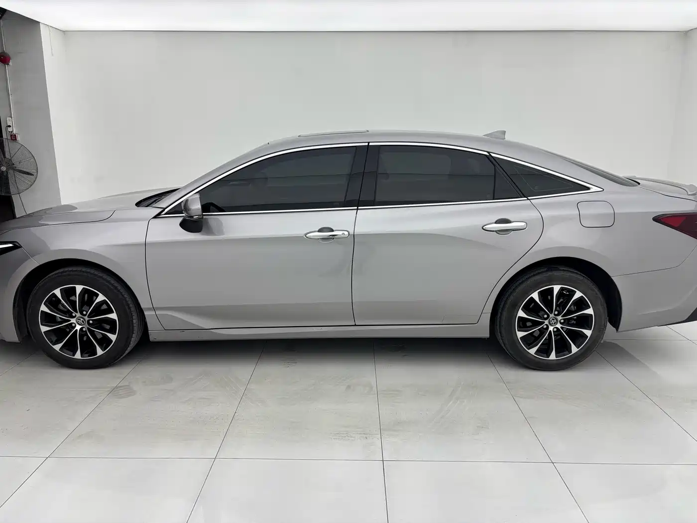 Toyota Avalon 2022 2.5L Luxury Edition фото 4