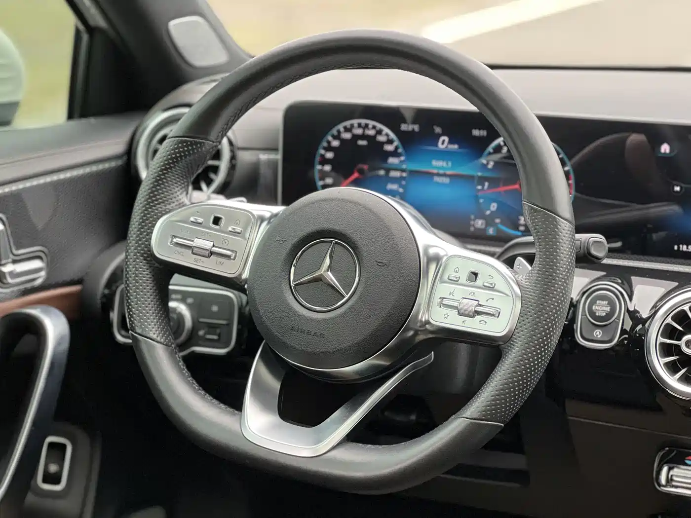 Mercedes-Benz A-Class 2020 A 200 L Sport Sedan фото 13