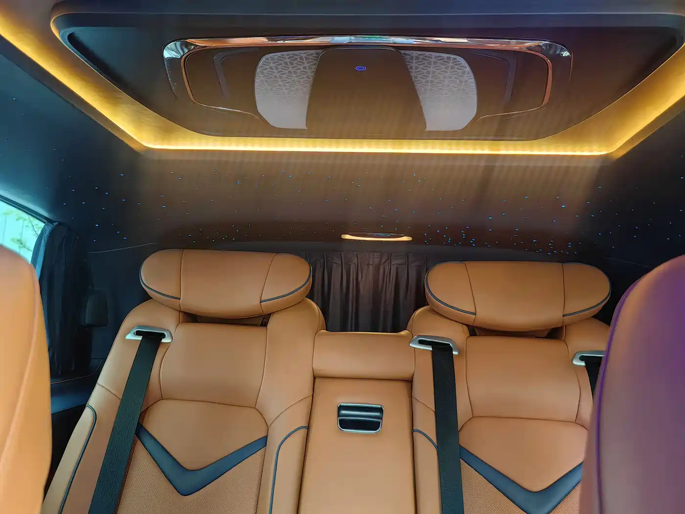 Mercedes-Benz Vito 2023 2.0T Elite 7-Seater фото 27