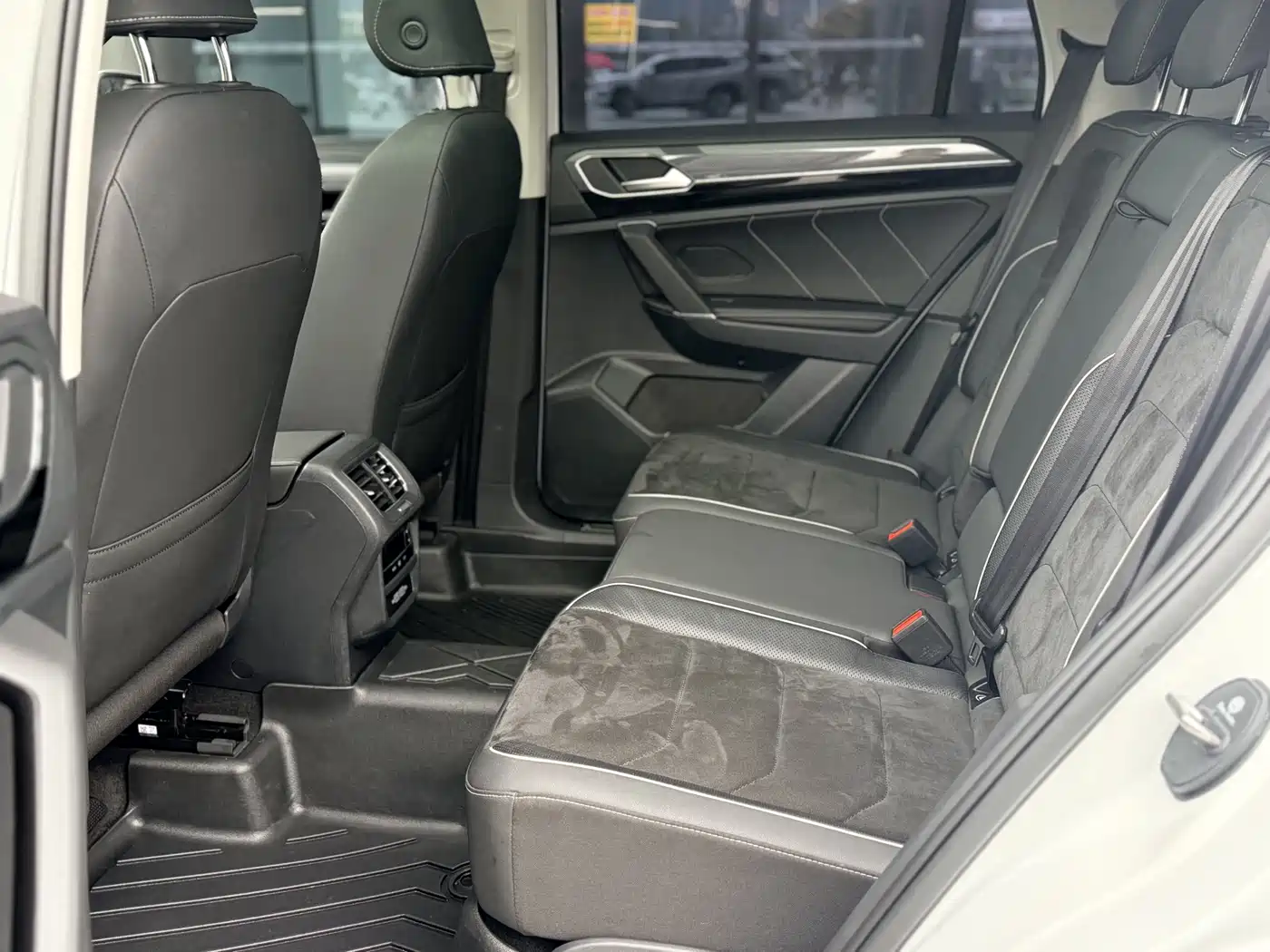 Volkswagen Tayron 2022 380TSI 4WD R-Line Smart Connect Edition фото 17