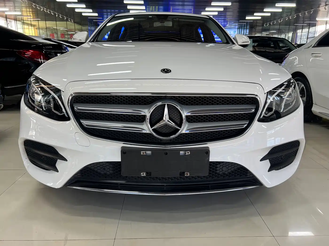 Mercedes-Benz E-Class 2016 E 300 L Sport Fashion Type фото 2