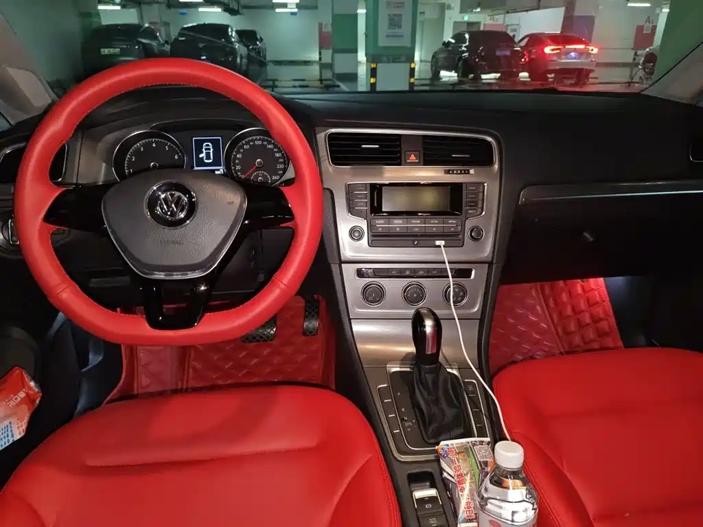 Volkswagen Golf 2014 1.6L Automatic Comfort фото 10