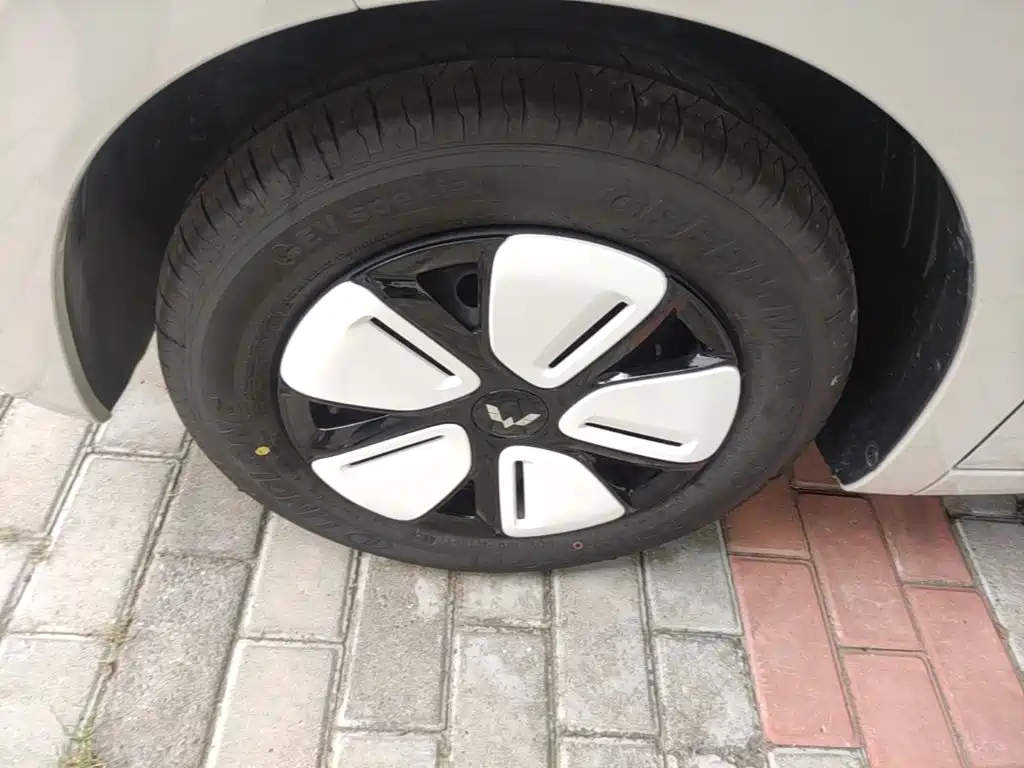 Wuling Motors Hongguang MINIEV 2026 2025 4-Door Advanced