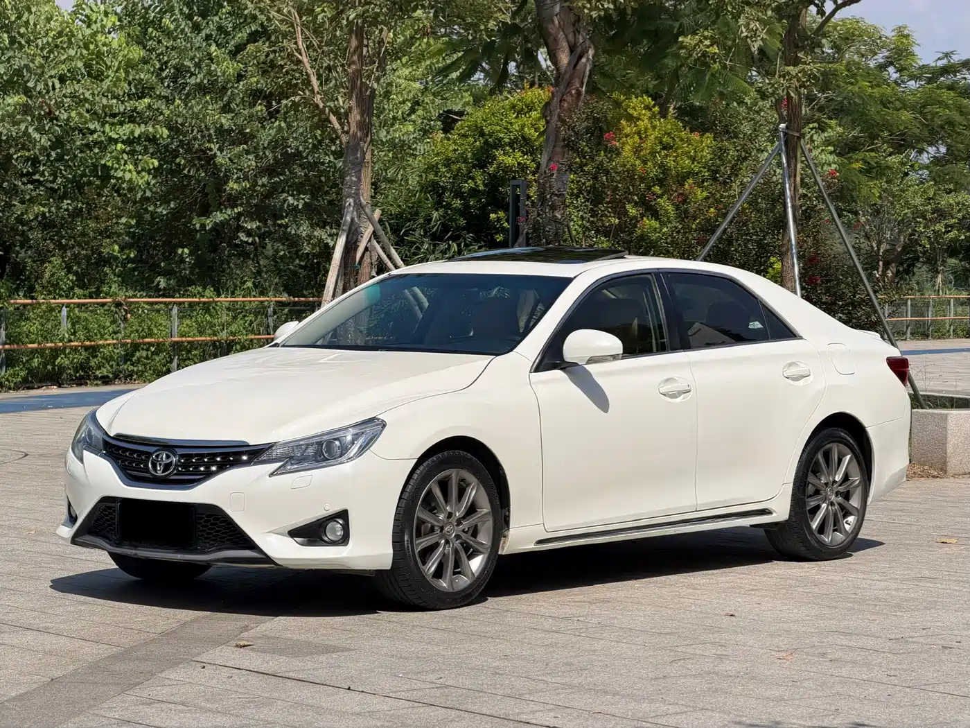 Toyota Reiz
