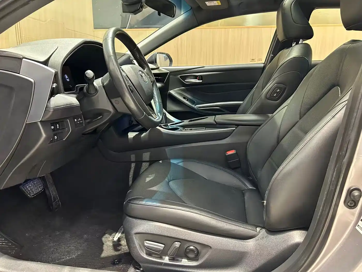 Toyota Avalon 2019 Hybrid 2.5L Luxury Edition China V фото 9