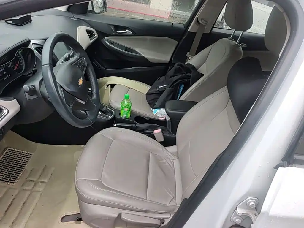 Фото 22 - Chevrolet Cruze
