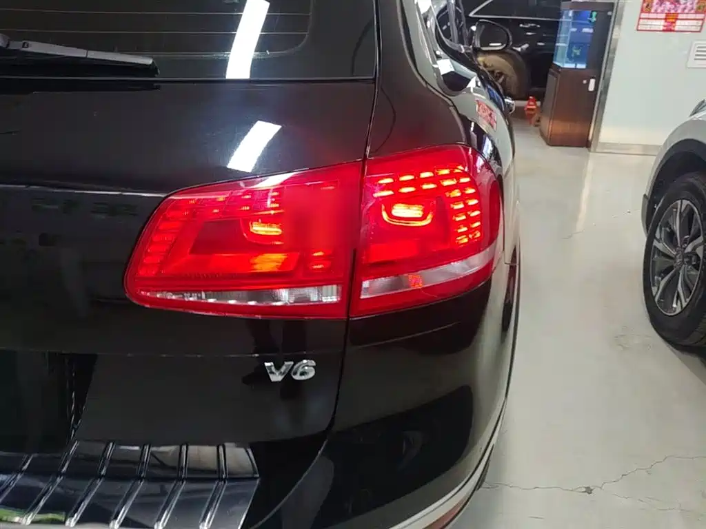 Volkswagen Touareg 2016 3.0TSI Glamour Edition фото 8