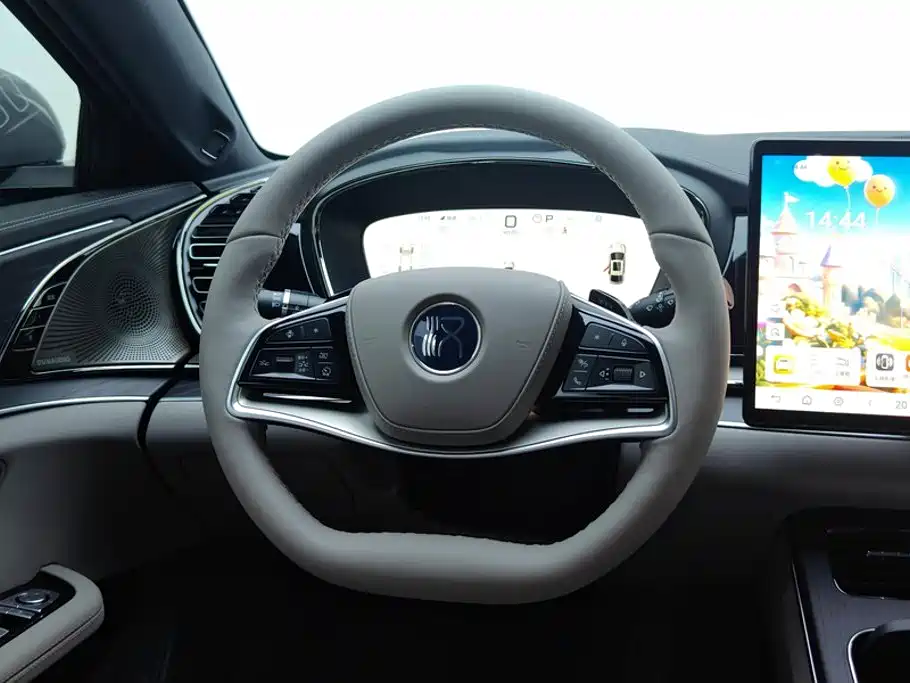BYD Han 2025 2025 DM-i Smart Driving Edition 125KM LiDAR Flagship