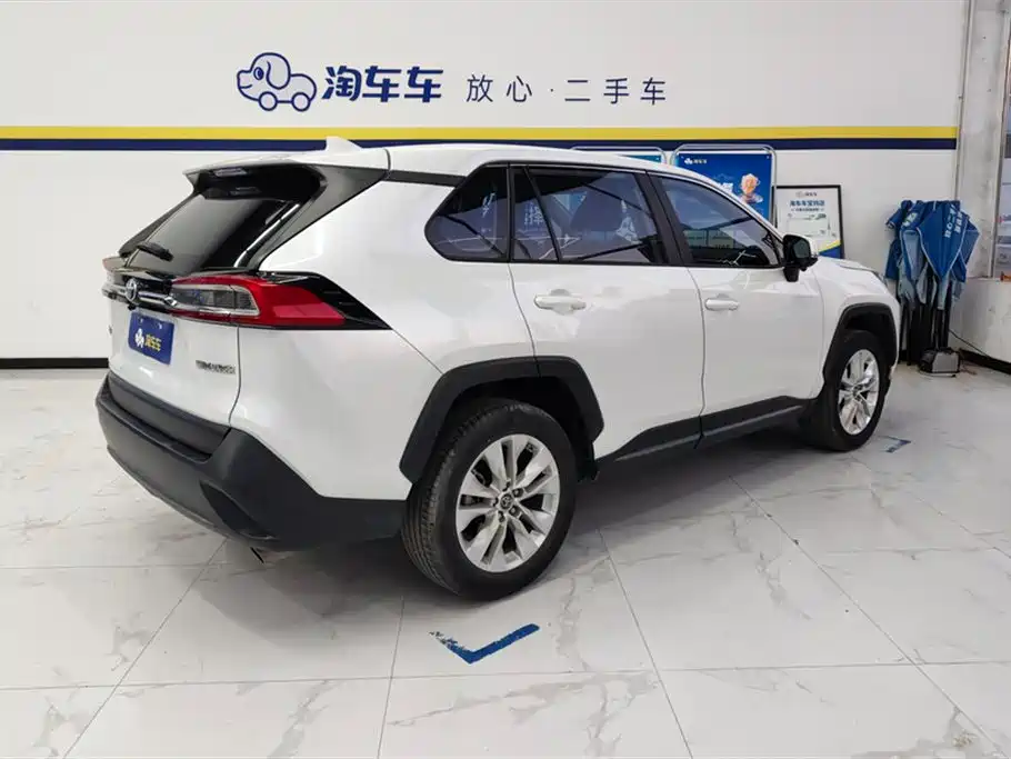 Toyota Wildlander 2022 Facelift 2.0L CVT 2WD Leading Edition фото 3