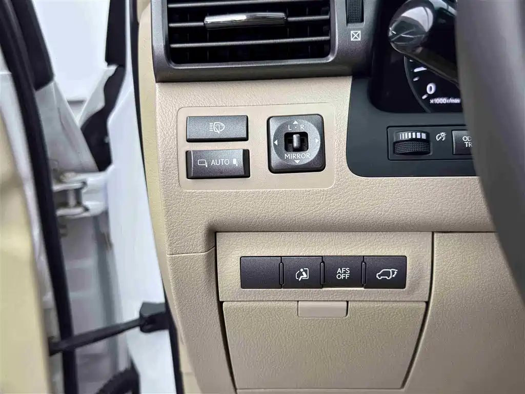 Lexus LX 2009 570 фото 16
