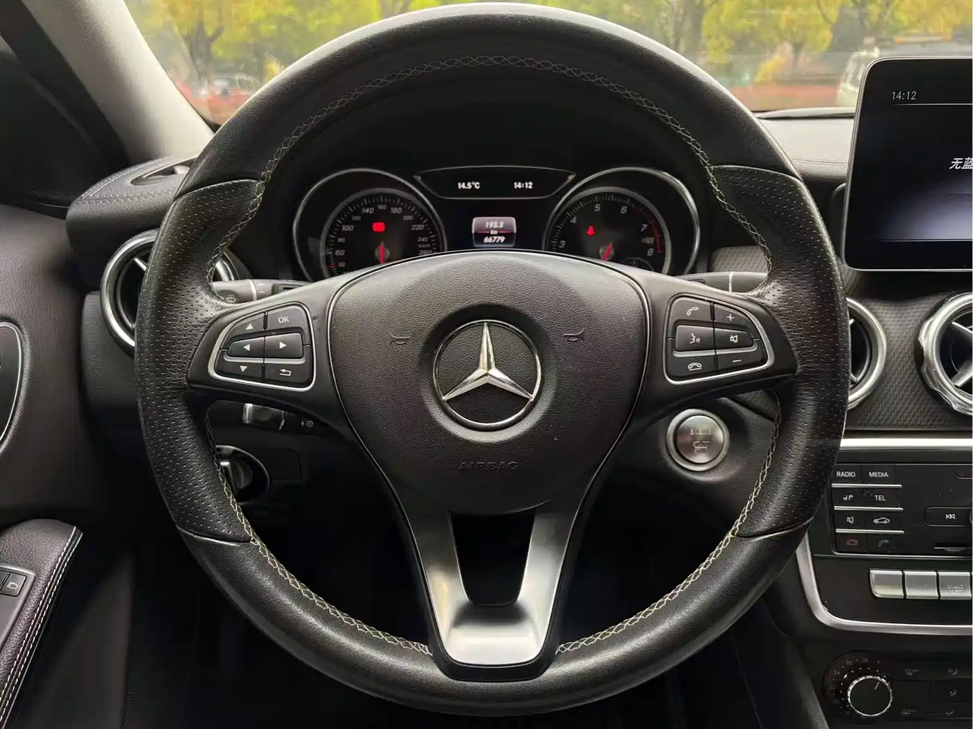 Mercedes-Benz GLA 2018 GLA 200 Fashion фото 14