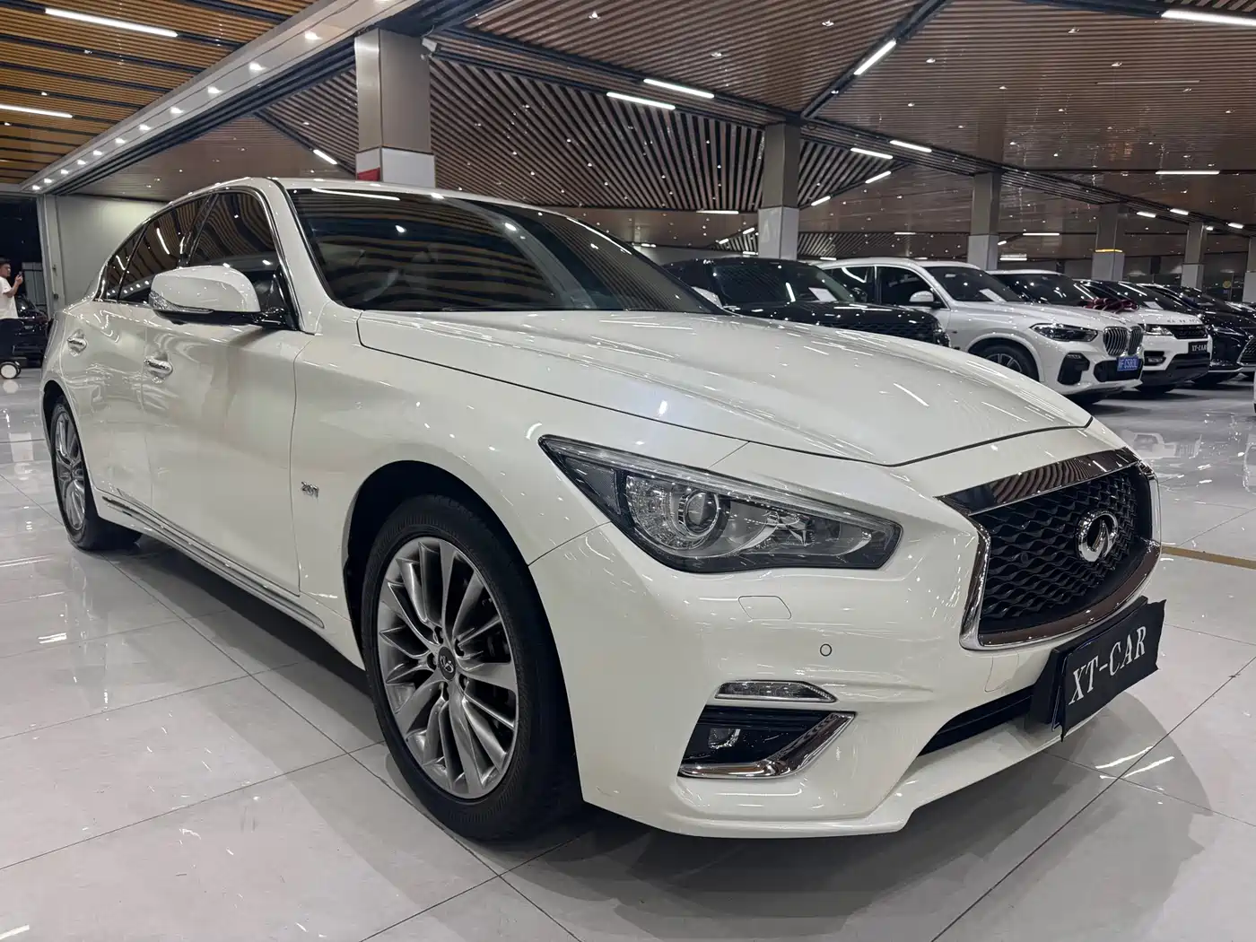 Infiniti Q50L 2019 2018 2.0T Premium Edition (China VI)