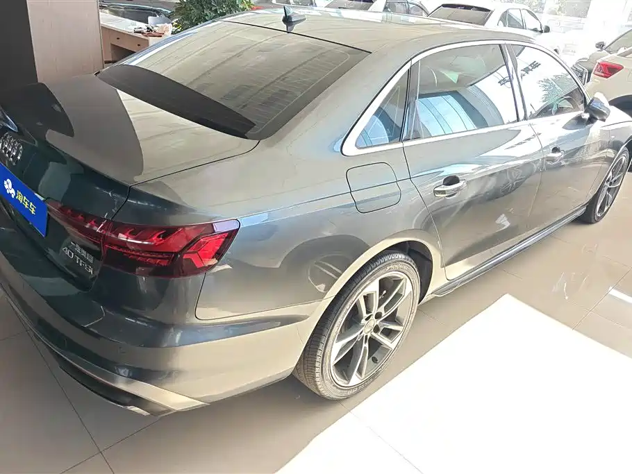 Audi A4L 2020 40 TFSI Fashion Dynamic Edition фото 3