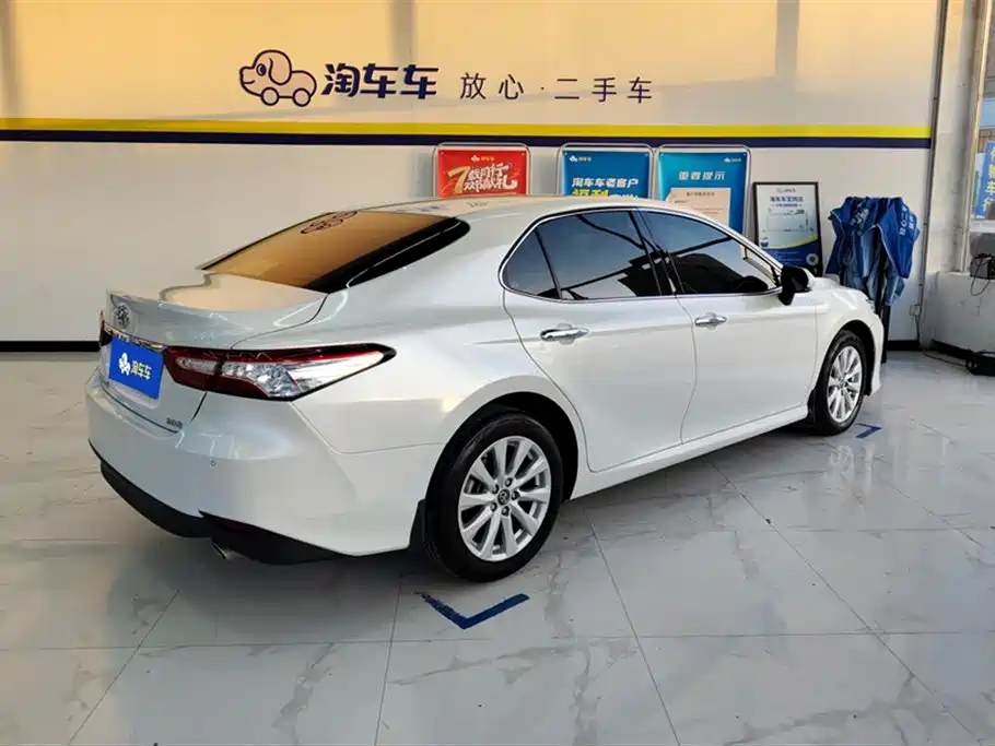 Toyota Camry 2019 Facelift 2.0G Luxury Edition фото 3