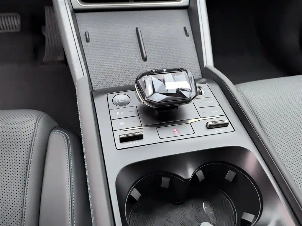BYD Qin L 2025 DM-i Smart Drive Edition 80KM Leading фото 13