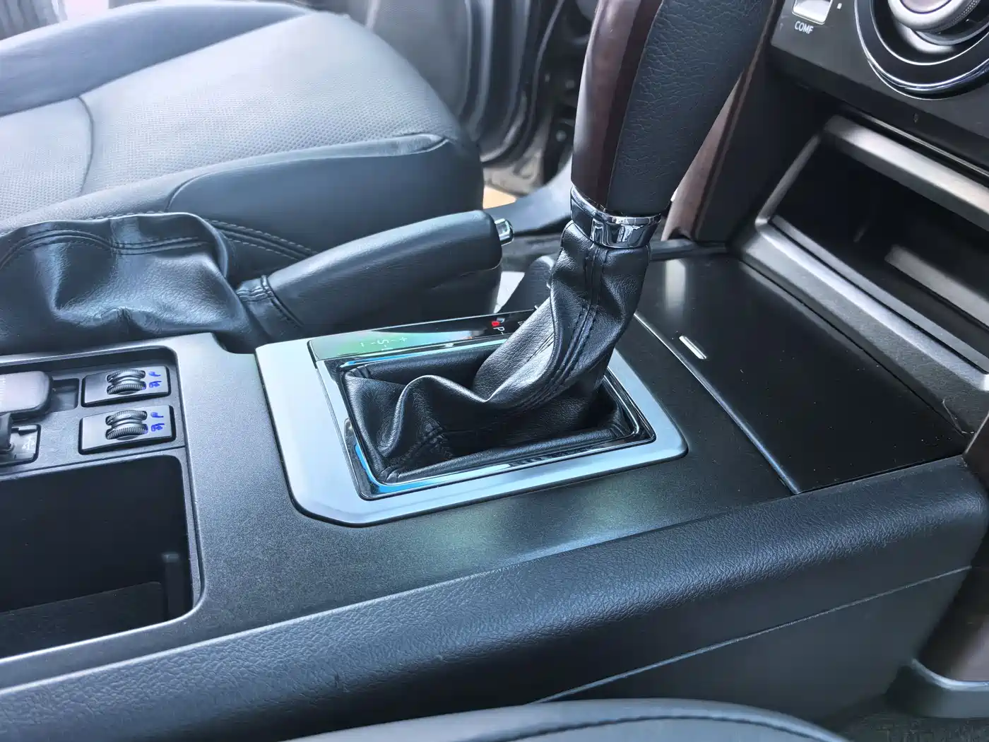 Toyota Prado 2016 3.5L Auto VX NAVI фото 21