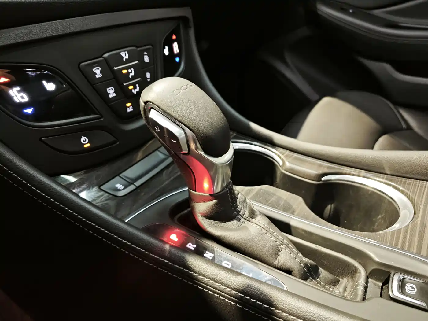 Buick Envision Plus 2020 20T FWD Elite фото 19